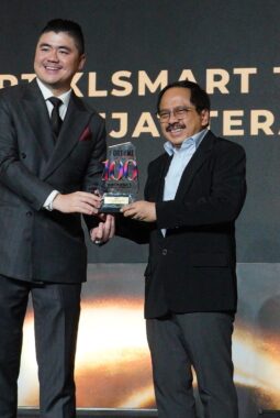 Pengakuan di Bidang Bisnis, ESG, Pemberdayaan Perempuan, dan Komunikasi Perkuat Transformasi XLSMART dalam Menghadirkan Konektivitas yang Lebih Luas dan Bertanggung jawab
