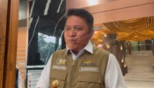 Gubernur Sumatera Selatan Herman Deru saat diwawancarai langsung.