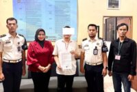 Foto kuasa  hukum Riduan SE dari Kantor Hukum Mutiara Rz SH, didampingi Romi Yulizar SH