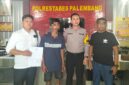 Foto pelaku diserahkan warga