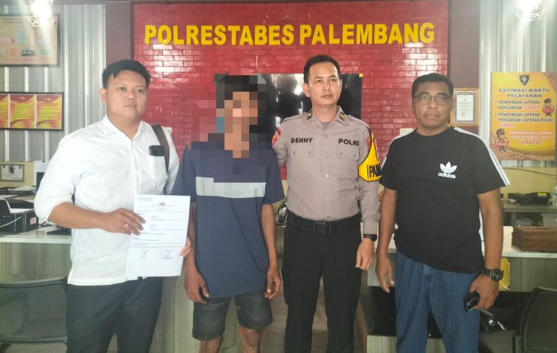 Foto pelaku diserahkan warga