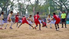 Foto kegiatan saat kompetisi perebutan tiket ke-seri Nasional yang berlangsung di lapangan stadion segitiga emas