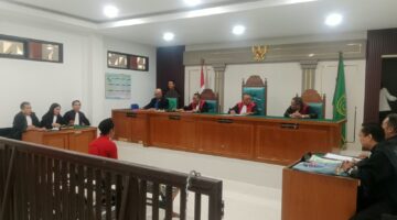 Saat JPU bacakan Tuntutan pidana terdakwa Dito disidang yang digelar di PN Tipikor Palembang, Kamis (1/10/2026)