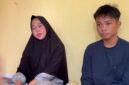 Istri almarhum, Rika Yunita (39) didampingi anaknya saat ditemui di rumah duka, Sabtu (3/10/2026). Foto: Tia