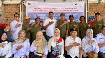 Pertamina Patra Niaga Regional Sumbagsel Perkuat Budidaya Ikan Kemang Agung melalui Pakan Mandiri