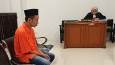 Saat terdakwa Taufik jalani sidang perdana di PN Palembang, Senin (5/10/2026)