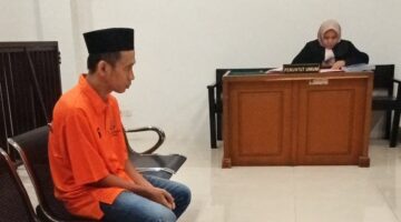Saat terdakwa Taufik jalani sidang perdana di PN Palembang, Senin (5/10/2026)