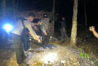 Polisi saat melakukan olah TKP. Foto: dokumen polisi.