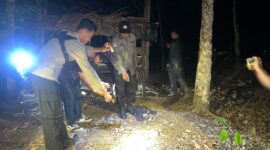 Polisi saat melakukan olah TKP. Foto: dokumen polisi.