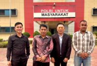 Foto : kuasa hukum membuat laporan di polres MUBA