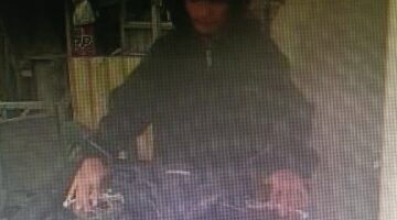 Foto : pelaku terekam cctv