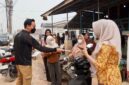 Foto, Bupati OKI Munchendi, saat meninjau lokasi karhutla di Desa Pulau Beruang, Kecamatan Tulung Selapan,