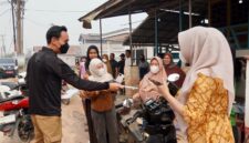 Foto, Bupati OKI Munchendi, saat meninjau lokasi karhutla di Desa Pulau Beruang, Kecamatan Tulung Selapan,