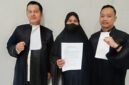 Saat Tim kuasa hukum Terdakwa dito, Arif Rahman SH saat ditemui di PN Palembang, Kamis (8/10/2026)