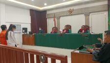 Saat Hakim ketua bacakan putusan sela disidang PN Palembang, Kamis (8/10/2026)