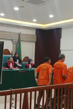 Sidang Kasus iPhone Ilegal Kembali Tertunda, Terdakwa Absen dan JPU Belum Siap