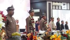Foto saat gubernur Sumsel H. Hermanderu menghadiri acara Perayaan HUT OKI ke-81 di rapat paripurna DPRD OKI