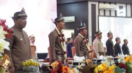 Foto saat gubernur Sumsel H. Hermanderu menghadiri acara Perayaan HUT OKI ke-81 di rapat paripurna DPRD OKI