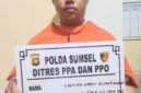 Pelaku saat diamankan.