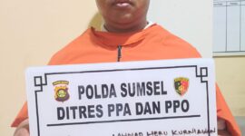 Pelaku saat diamankan.