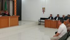 Saat kedua terdakwa jalani sidang perdana di PN Tipikor Palembang, selasa (13/10/2026)
