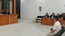 Saat kedua terdakwa jalani sidang perdana di PN Tipikor Palembang, selasa (13/10/2026)