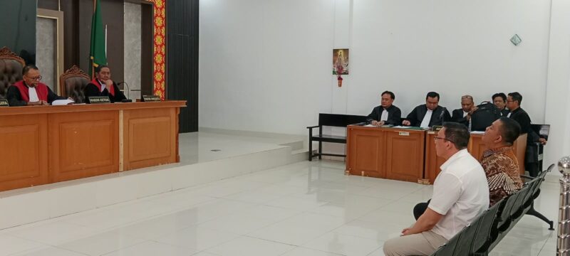 Saat kedua terdakwa jalani sidang perdana di PN Tipikor Palembang, selasa (13/10/2026)