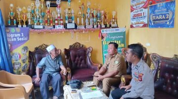 Kanit Binmas Polsek Sanga Desa Sambangi Kelurahan Ngulak, Sosialisasikan Karhutla dan Dengarkan Keluhan Warga