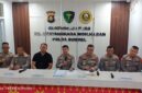Kapolda Sumsel Irjen Pol Rony Samtana disampingi jajaran saat Confrensi Pers