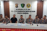 Kapolda Sumsel Irjen Pol Rony Samtana disampingi jajaran saat Confrensi Pers