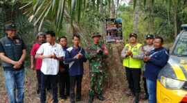 Kapolsek Buay Madang Timur Iptu Swisspo, bersama unsur TNI, pemerintah kecamatan, perangkat desa, dan Masyarakat Peduli Api (MPA) bersinergi melakukan patroli mitigasi serta pemasangan spanduk imbauan karhutla di Desa Gumuk Rejo.