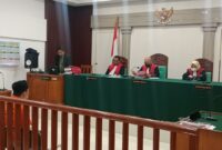 Saat terdakwa Fernando dihadirkan di disidang PN Palembang, Kamis (15/10/2026) untuk mendengarkan putusan dari majelis hakim