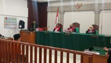 Saat terdakwa Fernando dihadirkan di disidang PN Palembang, Kamis (15/10/2026) untuk mendengarkan putusan dari majelis hakim