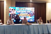 Press release Kapolda Sumsel terkait karhutla.