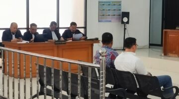 Saat dua terdakwa dihadirkan disidang PN Tipikor Palembang, senin (19/10/2026)