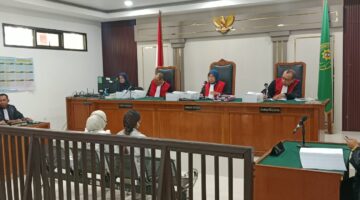Saat dua terdakwa dihadirkan disidang PN Tipikor Palembang, Senin (19/10/2026)