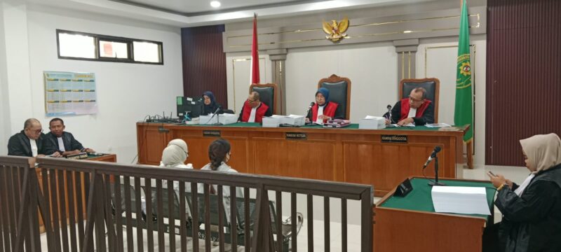 Saat dua terdakwa dihadirkan disidang PN Tipikor Palembang, Senin (19/10/2026)