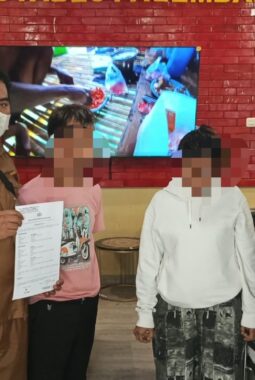 Pasutri Diduga Curi Tas di RS Bari Palembang