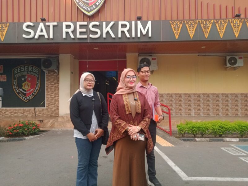 Foto : Kuasa hukum dan Kakak Perempuan Korban Begal