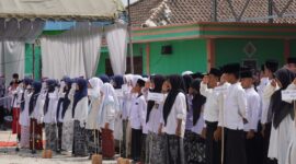 Foto suasana saat santri memperingati hari Santri Nasional di ponpes An-nur di Desa Tebing kec.Lempuing. kabupaten OKI