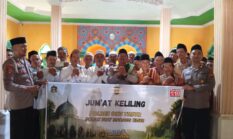 Dekatkan Diri ke Masyarakat, Polsek Buay Madang Timur Gelar Jumat Keliling di Desa Kedung Rejo