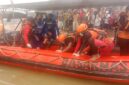 Jasad korban dievakuasi Tim SAR Gabungan. Foto: Basarnas Palembang.