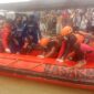 Jasad korban dievakuasi Tim SAR Gabungan. Foto: Basarnas Palembang.