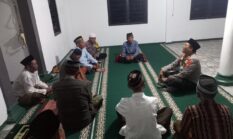 Kapolsek Buay Madang Timur Dialog Kamtibmas Bersama Warga Usai Sholat Subuh Keliling
