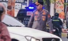 Palembang di Guyur Hujan Wakapolrestabes Palembang Turun Langsung Urai Kemacetan