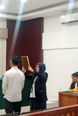 Saksi Welly Ungkap Pengembangan Kasus hingga Penangkapan Irfan dalam Perkara IMEI iPhone Inter