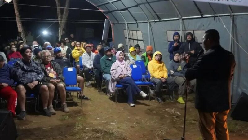 fhoto : walikota bersama jajaran pemerintah launching titik nol pendakian puncak dempo