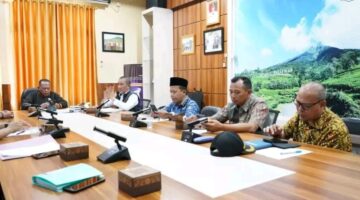 fhoto : rapat persiapan dan pemenuhan kelengkapan data pembentukan bumn di kota pagar alam