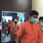 Para tersangka saat dihadirkan dalam press release di Polda Sumsel.