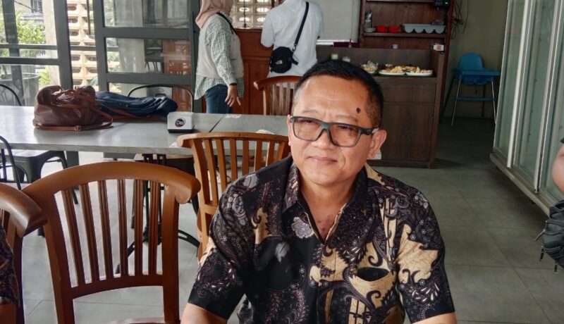 Foto Direktur SWM Group, Hilarius Purwanto Kurniawan, didampingi jajaran humas dari PT Sukses Wahana Maritim, PT Kharisma Bahari, dan PT Anugrah Niaga Bahari, memberikan klarifikasi Jumad (30/102026)